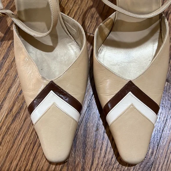 Charles Jourdan ankle strap leather vintage heels. About 3 1/2” heel. Size 8 1/2 - Picture 5 of 5